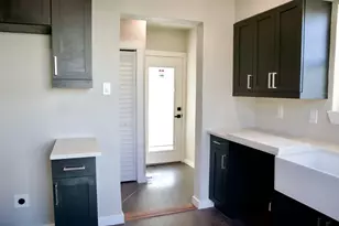 428 Van Molan St, Houston, TX 77022 - Photo 16