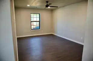 428 Van Molan St, Houston, TX 77022 - Photo 18