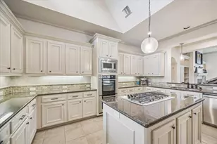 70 Shadow Creek Ridge Dr, Spring, TX 77389 - Photo 12