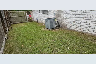 206 W Mitchell Road, Houston, TX 77037 - Photo 12