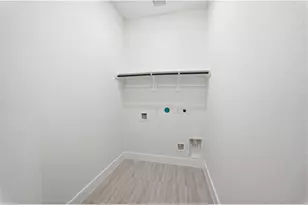 1051 Lakeland Cir, Rosharon, TX 77583 - Photo 8