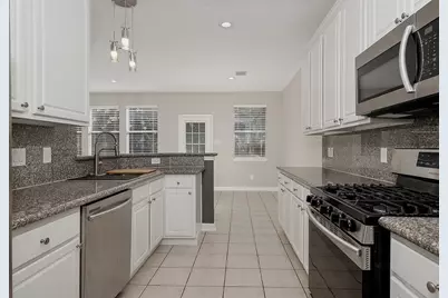 11 Scenic Brook Court, The Woodlands, TX 77382 - Photo 10