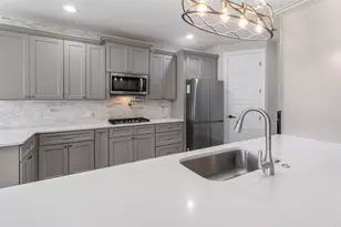 13510 Fallbrook Cir, Mont Belvieu, TX 77535 - Photo 10