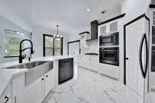 2283 Deer Cove Trail, Kingwood, TX 77339 - Photo 2