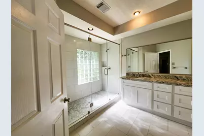 2412 N Mission Circle, Friendswood, TX 77546 - Photo 24