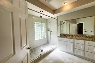 2412 N Mission Cir, Friendswood, TX 77546 - Photo 24