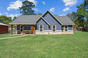 382 W Rollingwood St, Pinehurst, TX 77362 - Photo 1