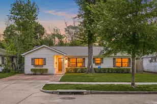 1962 Norcrest Dr, Houston, TX 77055 - Photo 1