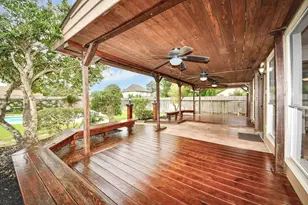8402 Rose Garden Dr, Houston, TX 77083 - Photo 46