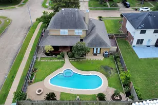 8402 Rose Garden Dr, Houston, TX 77083 - Photo 4
