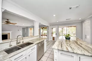 8402 Rose Garden Dr, Houston, TX 77083 - Photo 16
