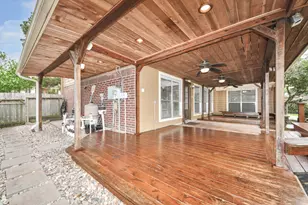 8402 Rose Garden Dr, Houston, TX 77083 - Photo 42