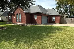 101 Mallard Dr, Clute, TX 77531 - Photo 6