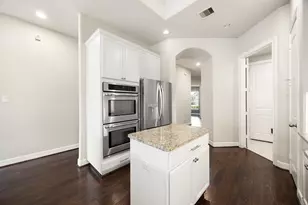915 Abelia Ave, Richmond, TX 77406 - Photo 10