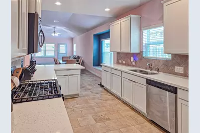 104 Cullen Street, Angleton, TX 77515 - Photo 2
