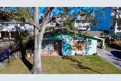 529 E Shore Drive, Kemah, TX 77565 - Photo 1