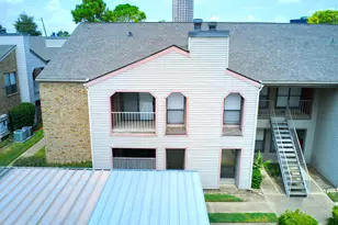 2025 Augusta Dr, Houston, TX 77057 - Photo 2