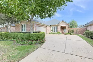 1527 Orchard Park Dr, Houston, TX 77077 - Photo 2