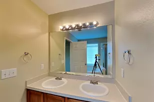 18322 Valiant Brook Ct, Humble, TX 77346 - Photo 8