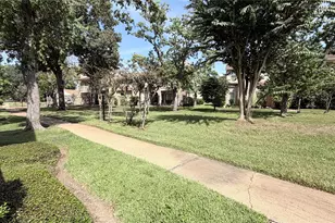800 Country Pl Dr, Houston, TX 77079 - Photo 24