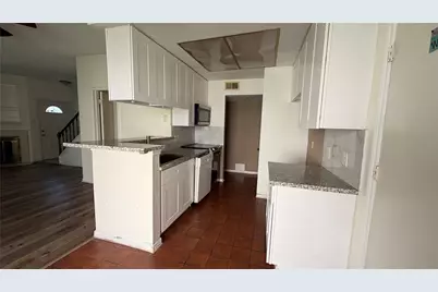 800 Country Place Drive #205, Houston, TX 77079 - Photo 10