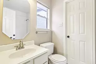 24 Dover Dr, Conroe, TX 77304 - Photo 28