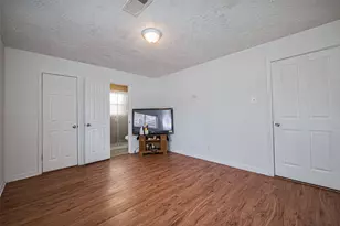 3730 Darlinghurst Dr, Houston, TX 77045 - Photo 14