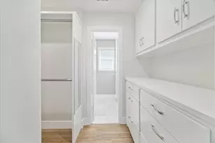 4530 T C Jester Blvd, Houston, TX 77018 - Photo 6