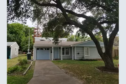 122 Albacore Avenue, Galveston, TX 77550 - Photo 1