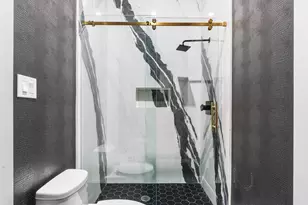 1011 Wynnwood Ln, Houston, TX 77008 - Photo 8