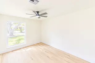 8002 Candle Ln, Houston, TX 77071 - Photo 20