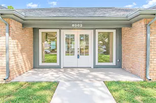 8002 Candle Ln, Houston, TX 77071 - Photo 4