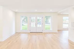 8002 Candle Ln, Houston, TX 77071 - Photo 6