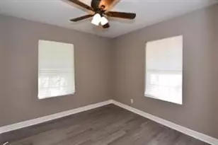 1707 S Park Dr, Alvin, TX 77511 - Photo 10