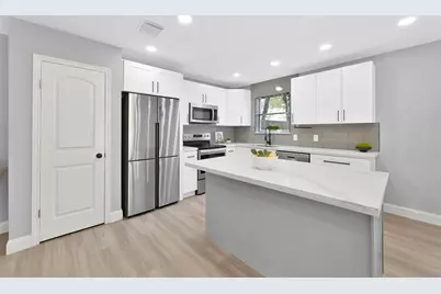 146 W Woodstock Circle Drive, The Woodlands, TX 77381 - Photo 12