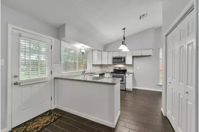 11415 Waxwood Drive, Houston, TX 77089 - Photo 12