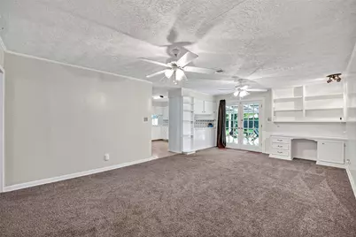 802 W Sterling Street, Baytown, TX 77520 - Photo 6