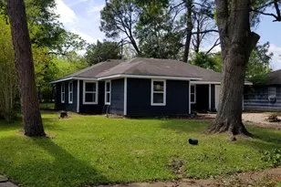 5910 Van Fleet St, Houston, TX 77033 - Photo 2