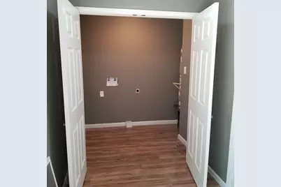 5910 Van Fleet Street, Houston, TX 77033 - Photo 8