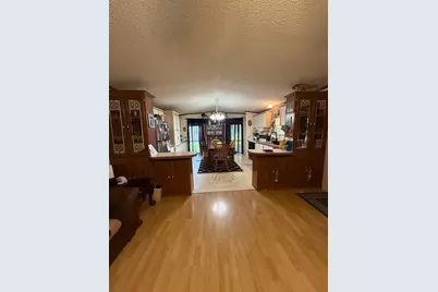 307 E Oak Avenue, Winnie, TX 77665 - Photo 4