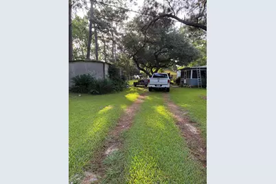307 E Oak Avenue, Winnie, TX 77665 - Photo 22