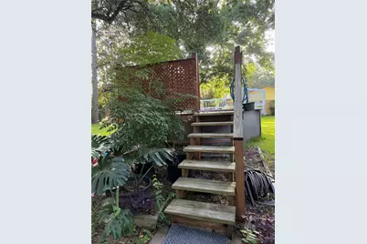 307 E Oak Avenue, Winnie, TX 77665 - Photo 16
