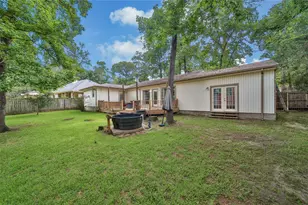 1728 E Lake Dr, Huntsville, TX 77340 - Photo 24