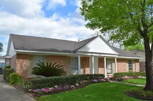 8506 Langdon Ln, Houston, TX 77036 - Photo 2
