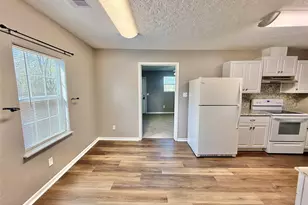 124 Bennett St, West Columbia, TX 77486 - Photo 12