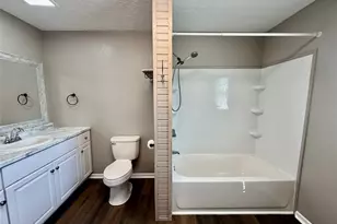 124 Bennett St, West Columbia, TX 77486 - Photo 28