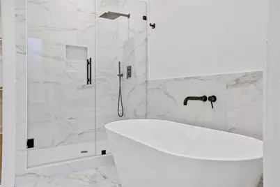 7705 Inwood Grove Lane, Houston, TX 77088 - Photo 14