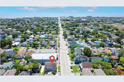 1612 39th Street, Galveston, TX 77550 - Photo 2