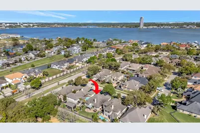 104 Las Brisas Street, Kemah, TX 77565 - Photo 2