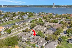 104 Las Brisas St, Kemah, TX 77565 - Photo 2